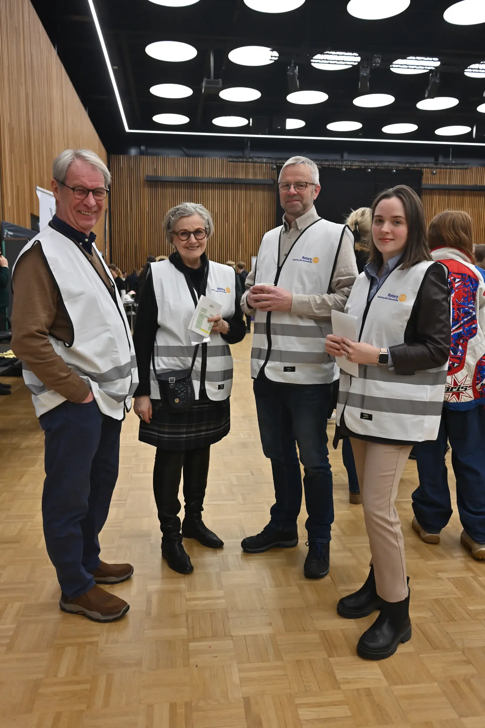 Yrende liv i messehallen på messedagen